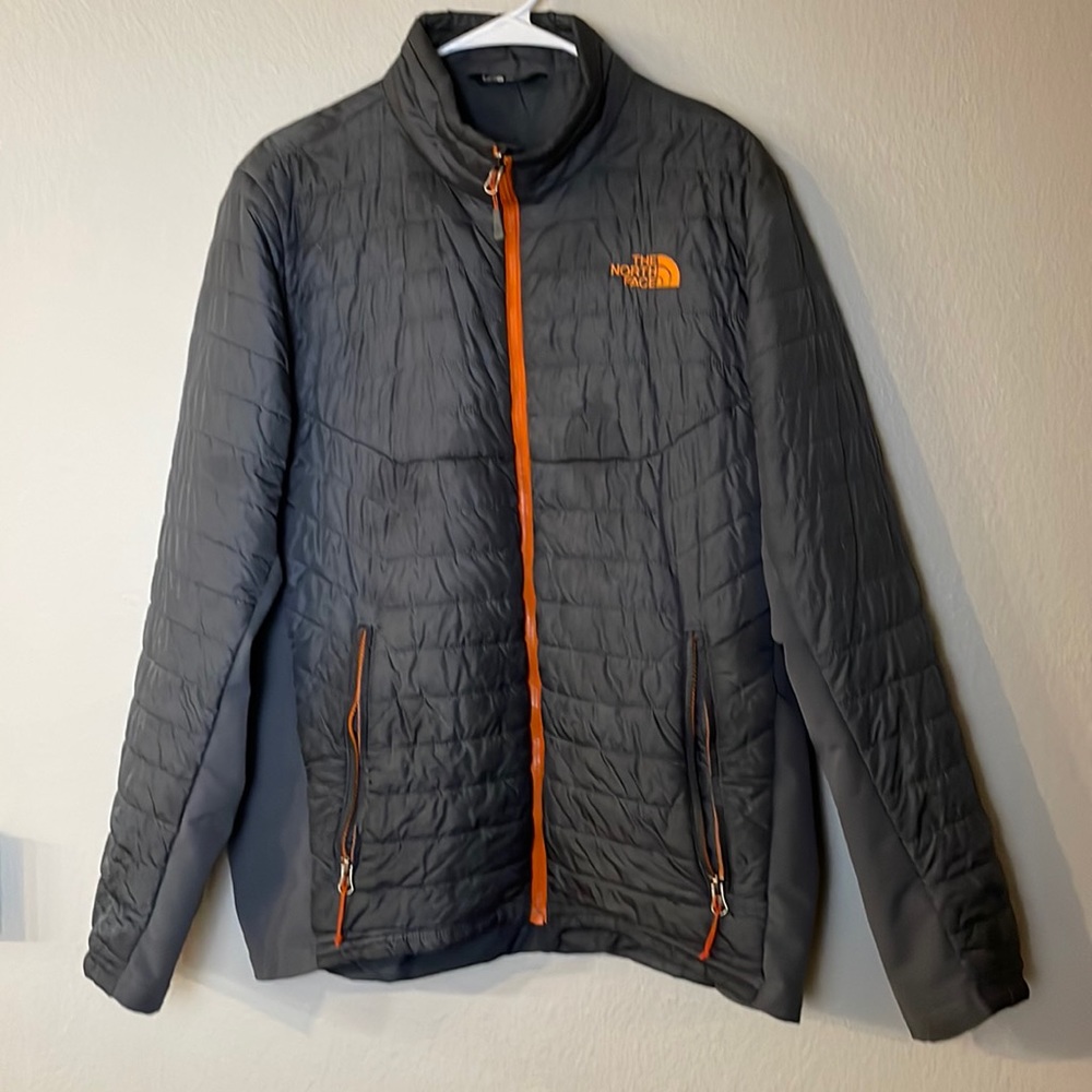 MENS North Face Jacket Size Medium